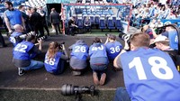 Wenger jadi pusat perhatian utama jelang kick-off. Begini cara para fotografer mengabadikan pria Prancis 68 tahun itu di area bench Arsenal. (Foto: Andrew Boyers/Action Images via Reuters)