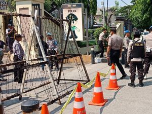 Siaga I, Akses ke Kantor Polisi Ditutup Portal dan Dijaga Ketat