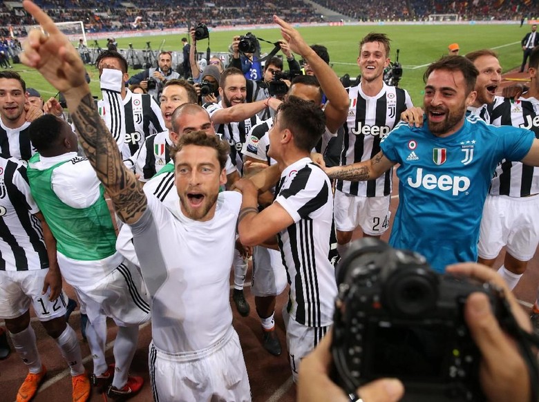 Juventus Raih Scudetto 2017/2018 Usai Berimbang dengan Roma Juventus Raih Scudetto 2017/2018 Usai Berimbang dengan Roma