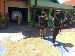 Pasutri di Sidoarjo Digerebek Densus, 6 Bom Rakitan Diamankan