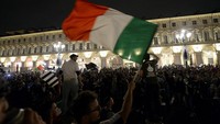 Pesta di Turin dipastikan akan lebih meriah dan besar lagi di laga terakhir nanti, di mana Juventus akan menjamu Hellas Verona di Allianz Stadium. Selamat Juventus! (Foto: Massimo Pinca/REUTERS)