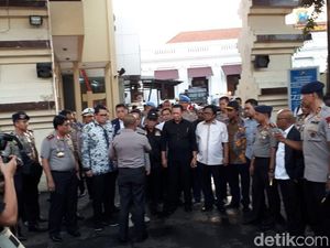 Terduga Teroris Jatim Belajar Bikin Bom dari Latihan Online Terduga Teroris Jatim Belajar Bikin Bom dari Latihan Online