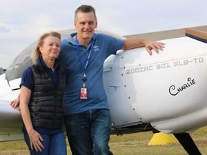Rakit Pesawat di Garasi untuk Keliling Australia Rakit Pesawat di Garasi untuk Keliling Australia