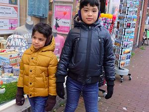 Karan dan Neel, Kakak-Adik Jagoan Ciliknya Bunga Zainal