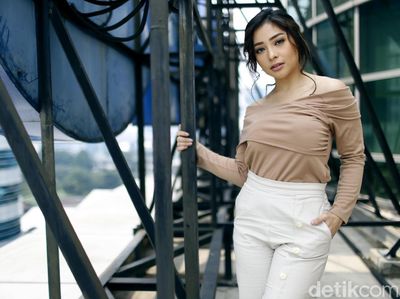 Terpikat Seksinya Nikita Willy