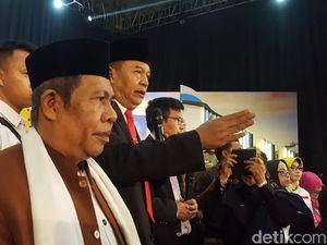 Kaus #2019GantiPresiden Bikin Ribut, Hasanuddin Tenangkan Pendukung Kaus #2019GantiPresiden Bikin Ribut, Hasanuddin Tenangkan Pendukung