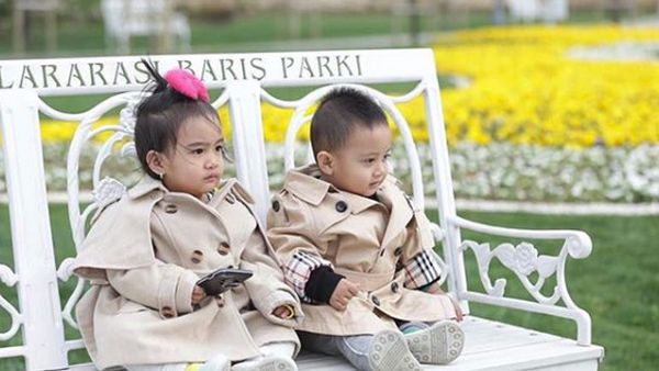 Kompaknya Raja dan Ratu, si Kembar Keponakan Syahrini