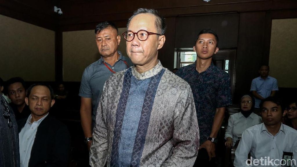 Sidang Perdana Eks Ketua BPPN Syafruddin Temenggung Sidang Perdana Eks Ketua BPPN Syafruddin Temenggung