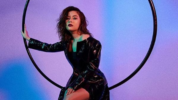 Pose Menggoda Prilly Latuconsina