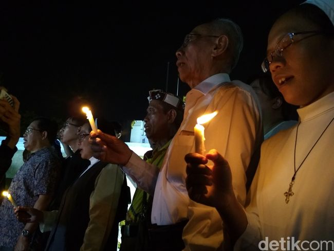 Bersatu Lawan Teroris, Warga Cirebon Serukan 'Jaga 