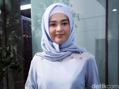 Nyaman Kenakan Hijab, Cut Meyriska Minta Didoakan