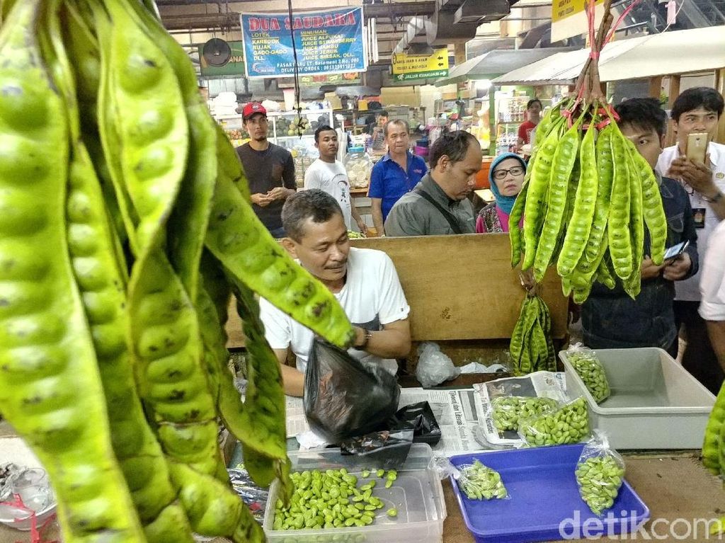 Harga Petai di Pasar Baru Bandung Tembus Rp 200 Ribu Per Kilo