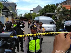 Rumah Kontrakan Bomber Polrestabes Surabaya Digeledah Densus 88