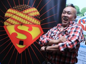 Uya Kuya dan Billy Syahputra Kaget dengan Kepergian Gogon Uya Kuya dan Billy Syahputra Kaget dengan Kepergian Gogon