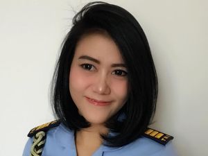 10 Potret Memesona Ajudan Iriana Jokowi, Buat Kamu Ingin Dijagain Juga 10 Potret Memesona Ajudan Iriana Jokowi, Buat Kamu Ingin Dijagain Juga