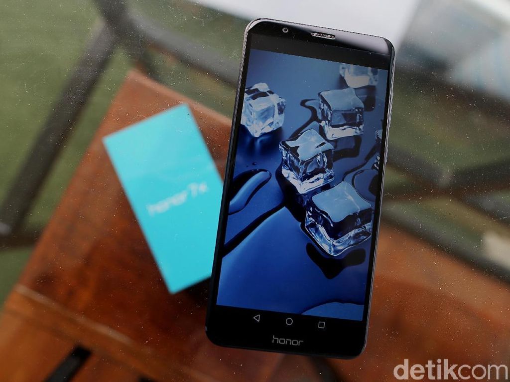 Honor 7X Diklaim Ludes Terjual dalam Semenit Honor 7X Diklaim Ludes Terjual dalam Semenit