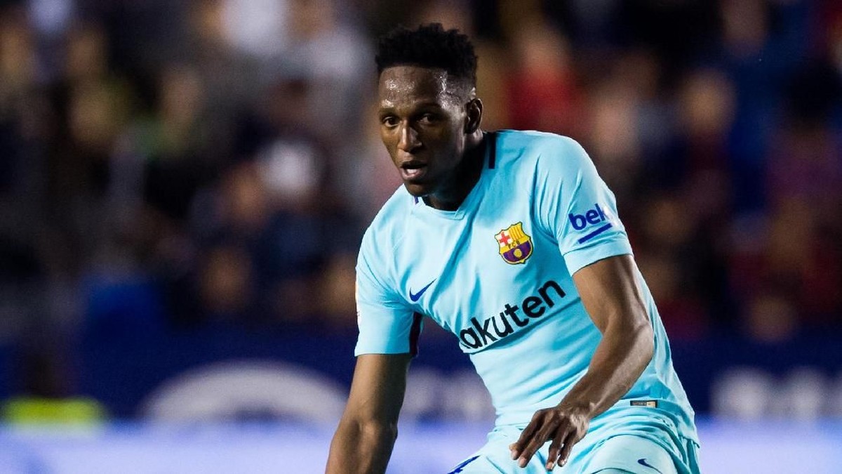 Bek Yerry Mina menjadi kambing hitam kekalahan Barcelona atas Levante dengan skor 4-5 di pekan ke-37 La Liga. (Foto: Alex Caparros/Getty Images)
