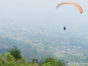 Foto: Bonus Buat Traveler yang Paralayang di Wonosobo