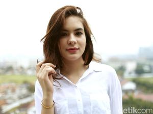 Video Mesra dengan Kekasih Beredar, Stefhanie Zamora Cuek