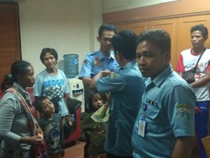 Bayi Perempuan Ditemukan di Gerobak Sampah Pasar Pagi Tambora