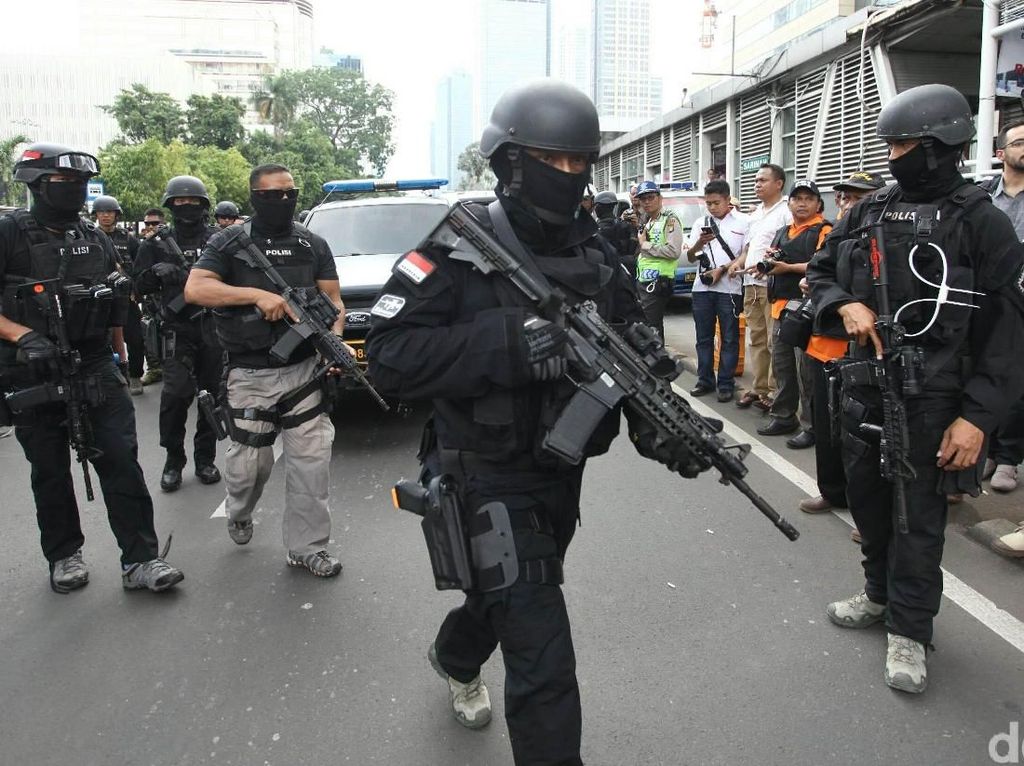 Polisi Masih Lakukan Perburuan Guru Dita, Bomber Gereja Surabaya