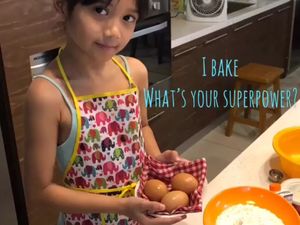 Keren! Walau Baru 8 Tahun, Anak Artika Sari Devi Ini Sudah Bisa Masak Cupcake Sendiri