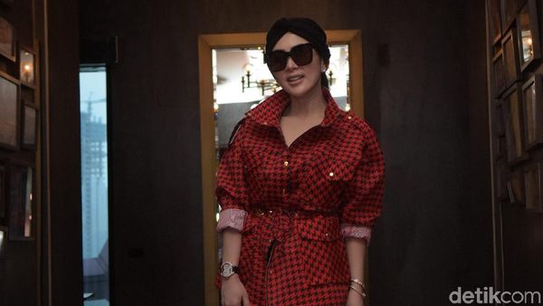 Syahrini yang Selalu Tampil Cetar