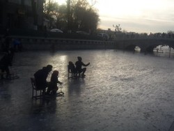 Saat Danau di China Beku, Ini yang Terjadi