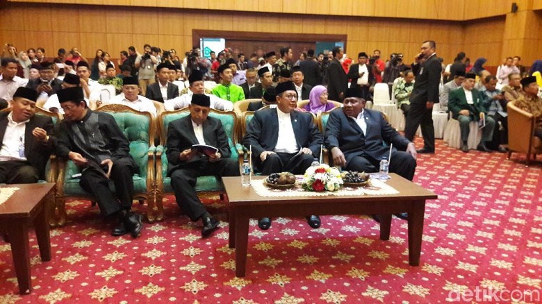 Jelang Sidang Isbat, Menag Terima Paparan Posisi Hilal