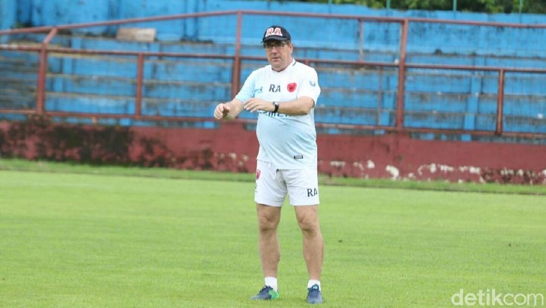Pelatih PSM Waspadai Pemain Asing dan Naturalisasi Bali United