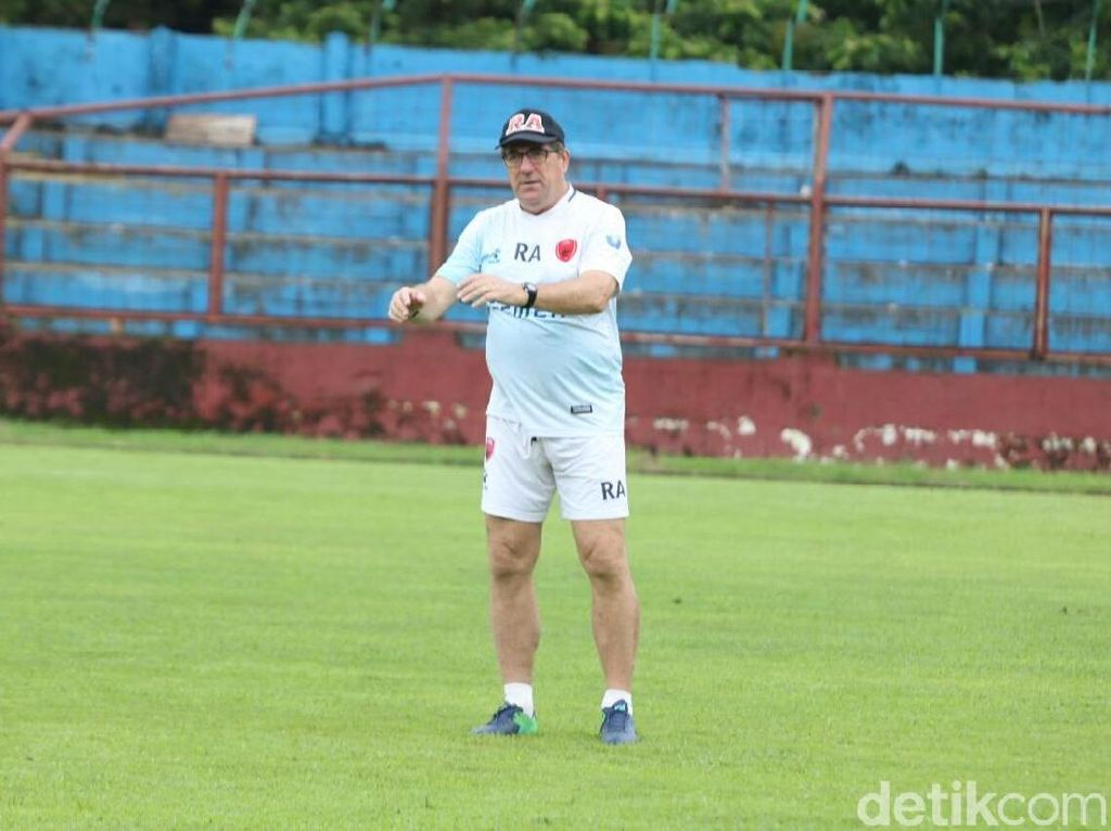 Siap Jalani Debut di Persib Lawan Borneo FC Besok, Robert Rene? Siap Jalani Debut di Persib Lawan Borneo FC Besok, Robert Rene?