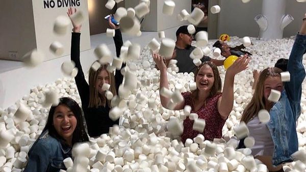 Foto: Wah! Pameran Ini Isinya Permen-permen Instagrammable