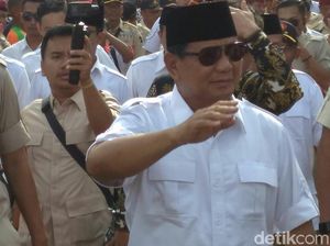 Jokowi Dikritik, PDIP Ungkit Kebijakan Ayah dan Eks Mertua Prabowo Jokowi Dikritik, PDIP Ungkit Kebijakan Ayah dan Eks Mertua Prabowo