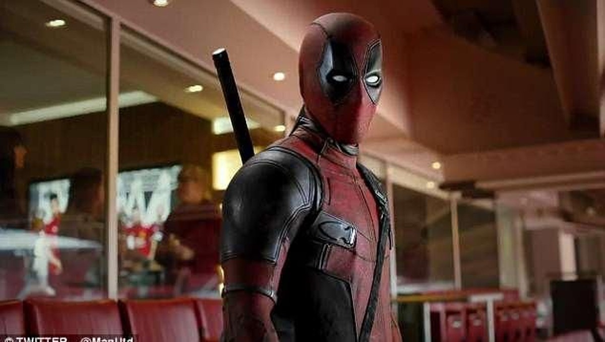 Deadpool 2 promosi film di Old Trafford (screenshot youtube)