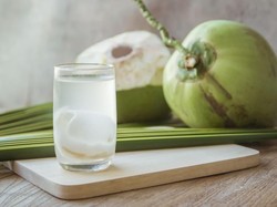 Cara Minum Air Kelapa untuk Menurunkan Berat Badan, Bye-bye Buncit