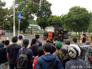 Benda Mencurigakan Dekat Stasiun Palmerah, Gegana Turun Tangan