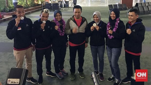 Tim panjat tebing Indonesia bersama Menpora Imam Nahrawi.