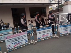 Begini Cara Polisi Tindak Teroris di Markas dalam Simulasi