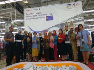 2 Pelanggan Transmart Carrefour Nonton Piala Dunia Gratis ke Rusia