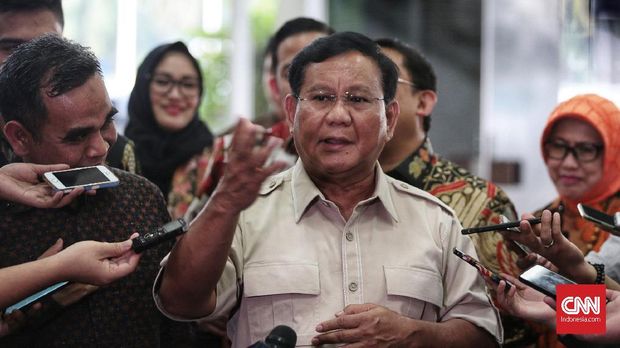 Pergi Umrah, Sandiaga Doakan Prabowo Jadi Presiden di Mekkah
