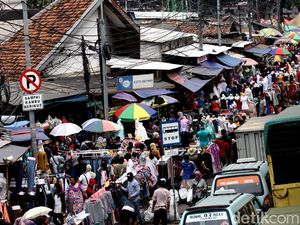 Jelang Puasa, PKL Tanah Abang Kian Menjamur