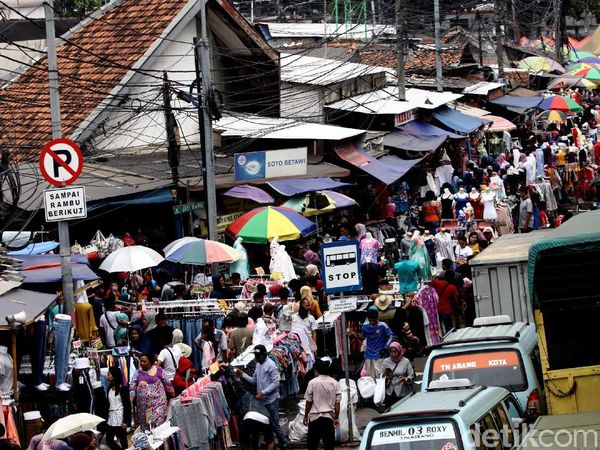 Jelang Puasa, PKL Tanah Abang Kian Menjamur