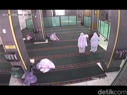 Terekam CCTV! Aksi Pencurian Tas di Masjid Agung Purworejo