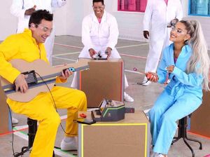 Nintendo Labo Iringi Ariana Grande Bernyanyi