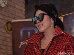 Syahrini Kagum dan Terharu pada Khabib Nurmagomedov, Langsung Follow
