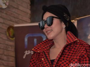 Penampilan Cetar Syahrini, Aulia Sarah hingga Member Senbatsu Uza Penampilan Cetar Syahrini, Aulia Sarah hingga Member Senbatsu Uza