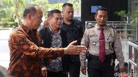 Kena OTT, Bupati Bengkulu Selatan Tiba di KPK