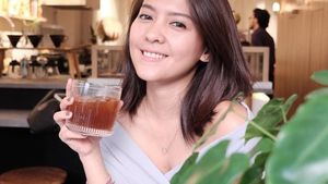Asyiknya Lala Karmela Menyantap 8 Skop Es Krim hingga Jus Buah Segar