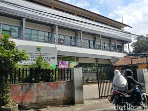 Heboh SD Ciumbuleuit Bandung Tutup Foto Jokowi-JK, Ini Faktanya