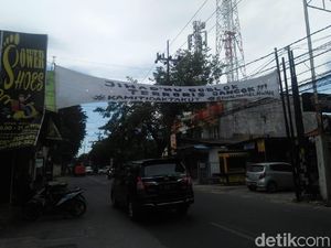 Spanduk Teroris Jancuuk!, Risma: Ini Solidaritas Warga Surabaya